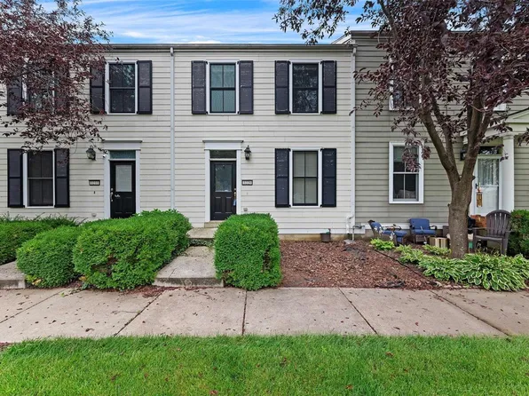 3229 S Civic Green Way, Saint Charles, MO 63301