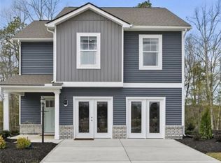 101 Staysail Dr, Elizabeth City, NC 27909