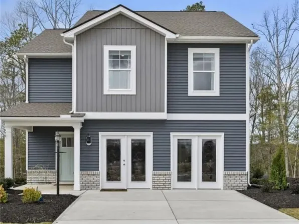 101 Staysail Dr, Elizabeth City, NC 27909