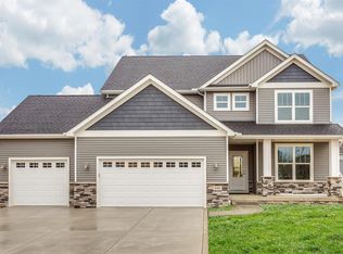 840 Highlands Dr, Crown Point, IN