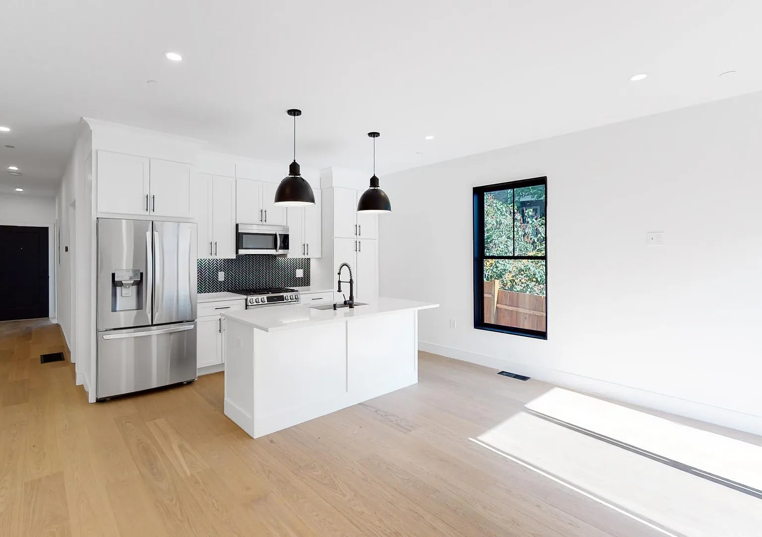21 Buttonwood St — Photo 1
