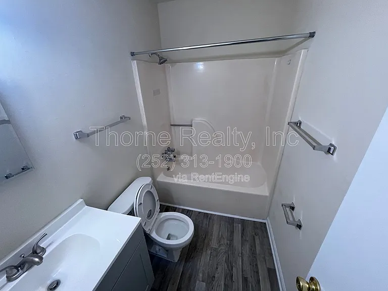 2257 Sherwood Ave — Photo 4