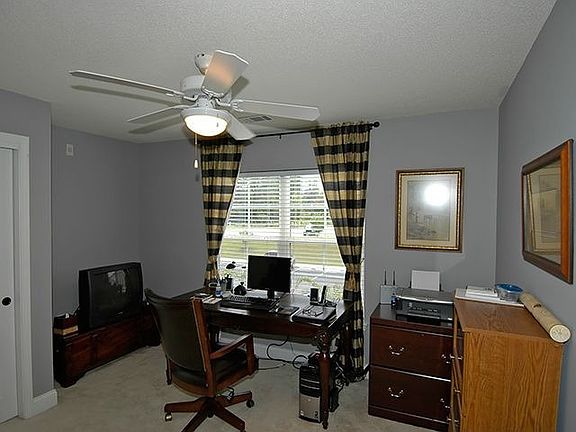 3rd image of 225 Lookover Dr