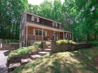 45 Maplewood Dr, Glocester, RI 02857