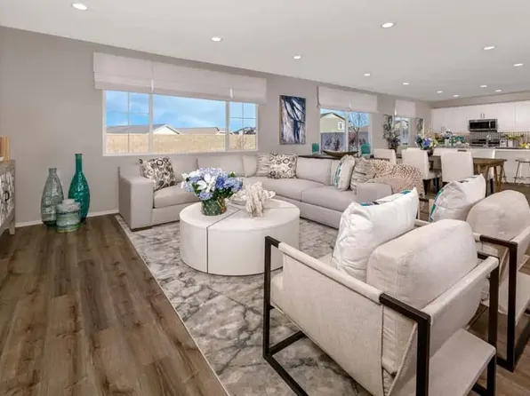 9038 Carson Ave, Hesperia, CA 92344