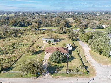 1150 B And B Rd, Seguin, TX 78155 | MLS #456429 | Zillow