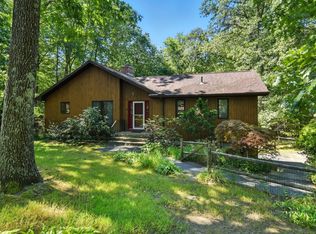 148 Wildflower Dr, Amherst, MA 01002