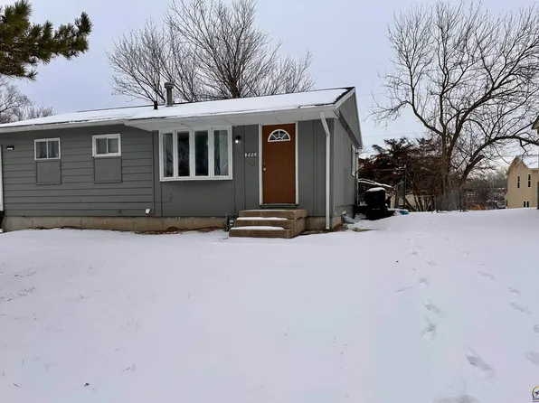 846 SE Eastgate Dr, Topeka, KS 66607