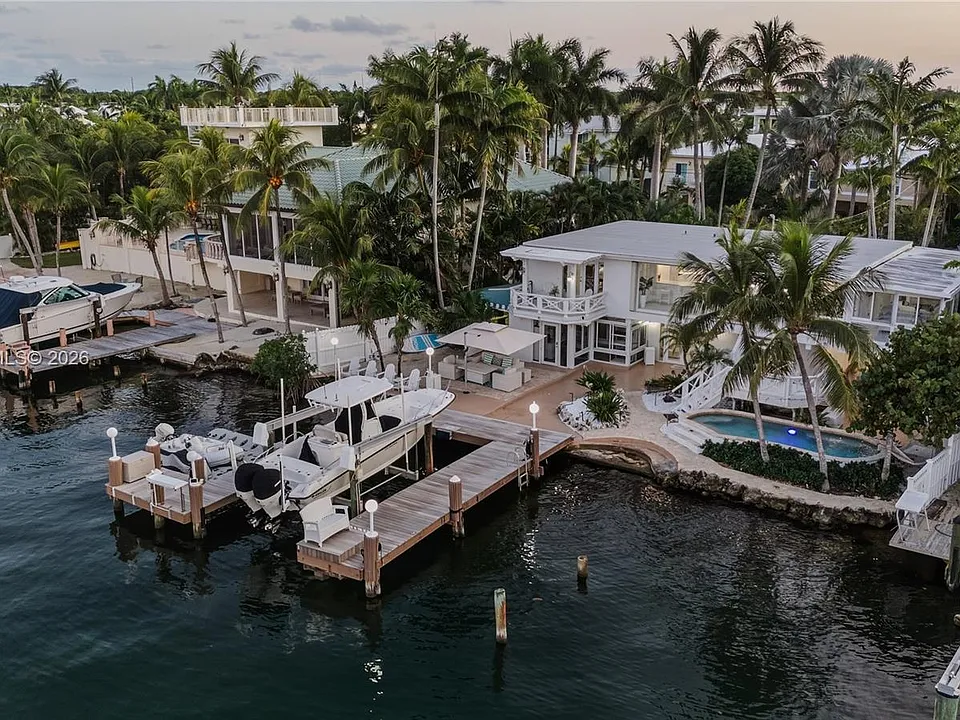 16 North Dr