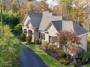 7365 Drake Rd, Cincinnati, OH 45243