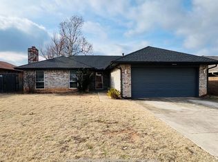 1813 Ridgeway Dr, Yukon, OK 73099