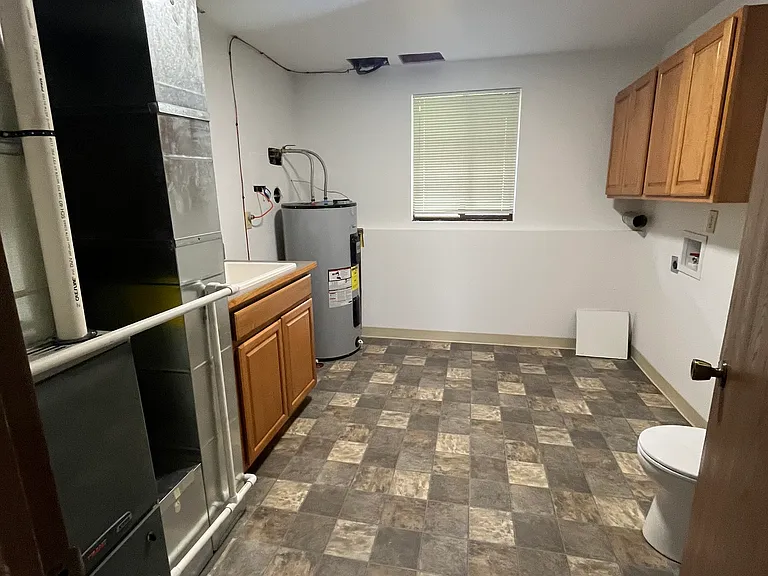 9711 N Indian Trail Rd — Photo 10