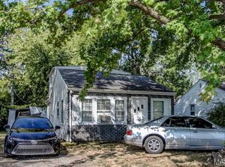 959 Green Mount Ln, Belleville, IL 62220