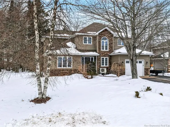 609 Gregoire St, Dieppe, NB E1A 6X3