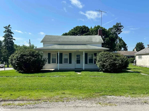 230 E Cedar St, Kirkwood, IL 61447
