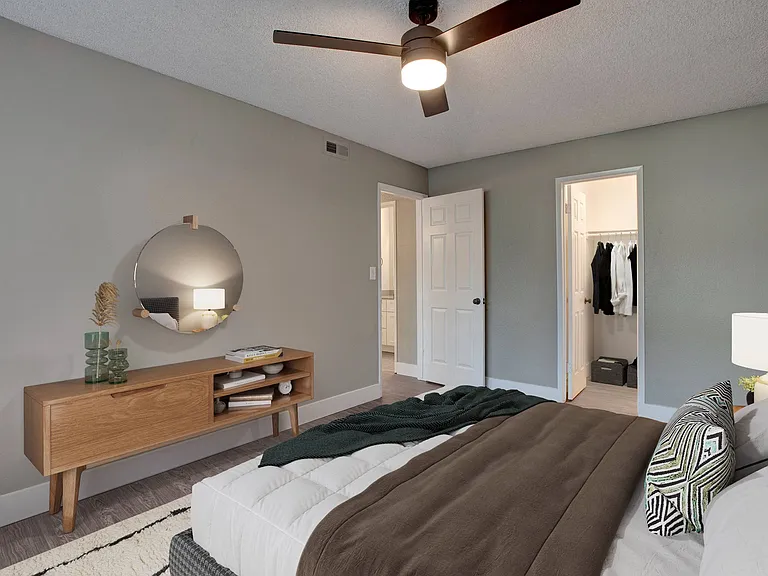 Spacious Bedroom with Walk In Closet