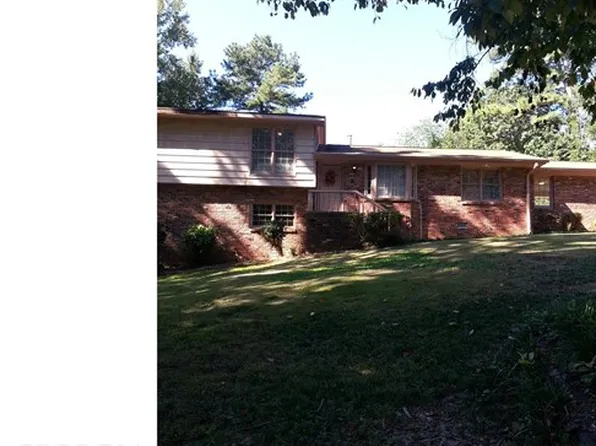 571 Village Green Ct, Lilburn, GA 30047