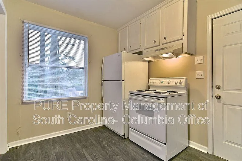 2 bed, 1.0 bath, 696 sqft, $995 — Photo 3