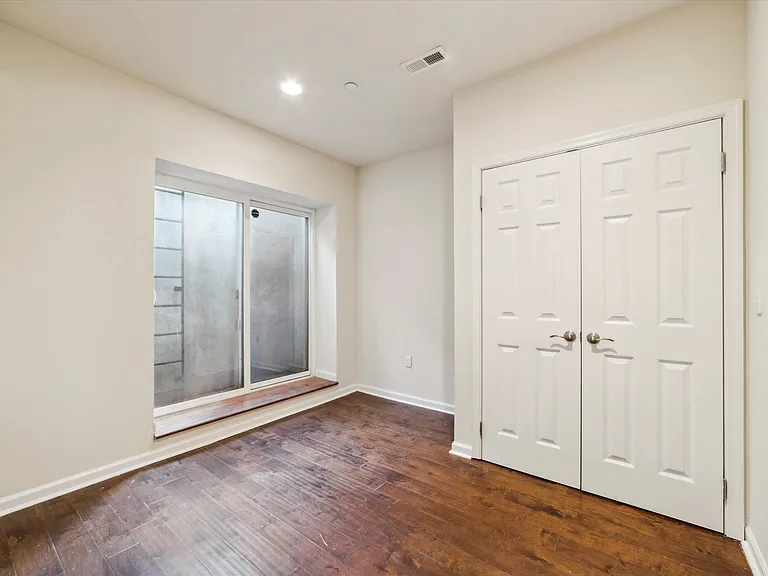 Temple Off-Campus Housing — Photo 143