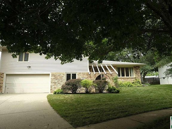 2nd image of 3029 Kensington Ct