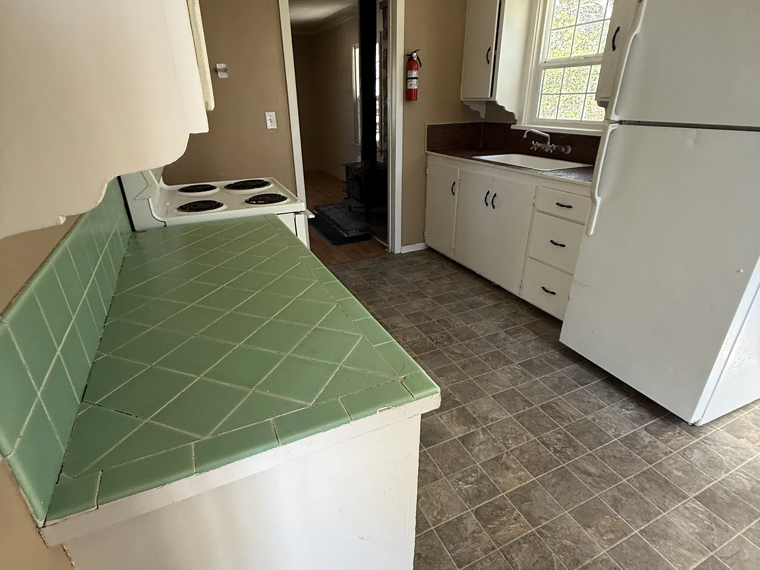 2 bed, 1.0 bath, 1100 sqft, $1,500 — Photo 3