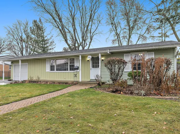 841 Royal Ln, Dundee, IL 60118