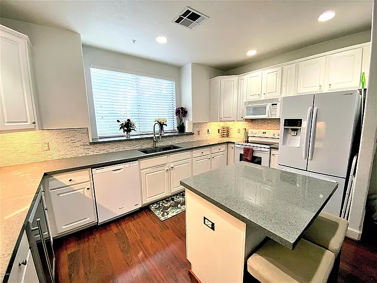 4455 E Paradise Village Pkwy S #1112 — Photo 4