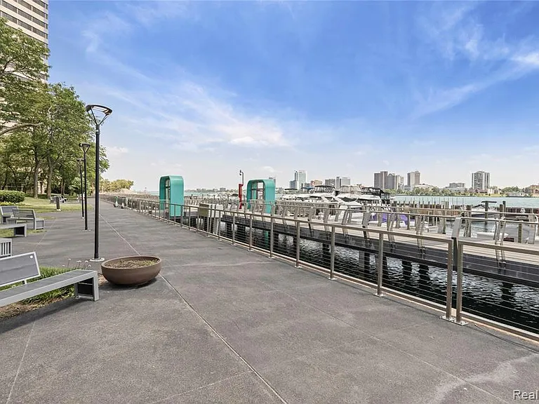 1001 W Jefferson Ave #7G — Photo 37