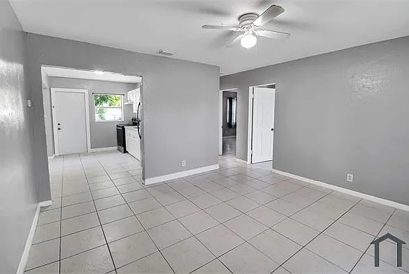3020 NW 7th St — Photo 7