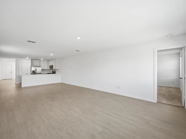 1625 Elliot Rd — Photo 2