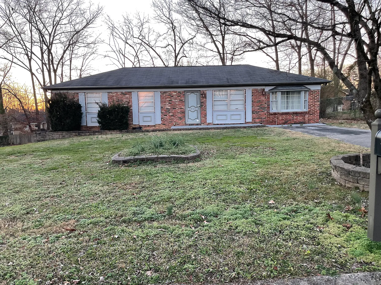 3 bed, 1296 sqft, $2,000 — Photo 1