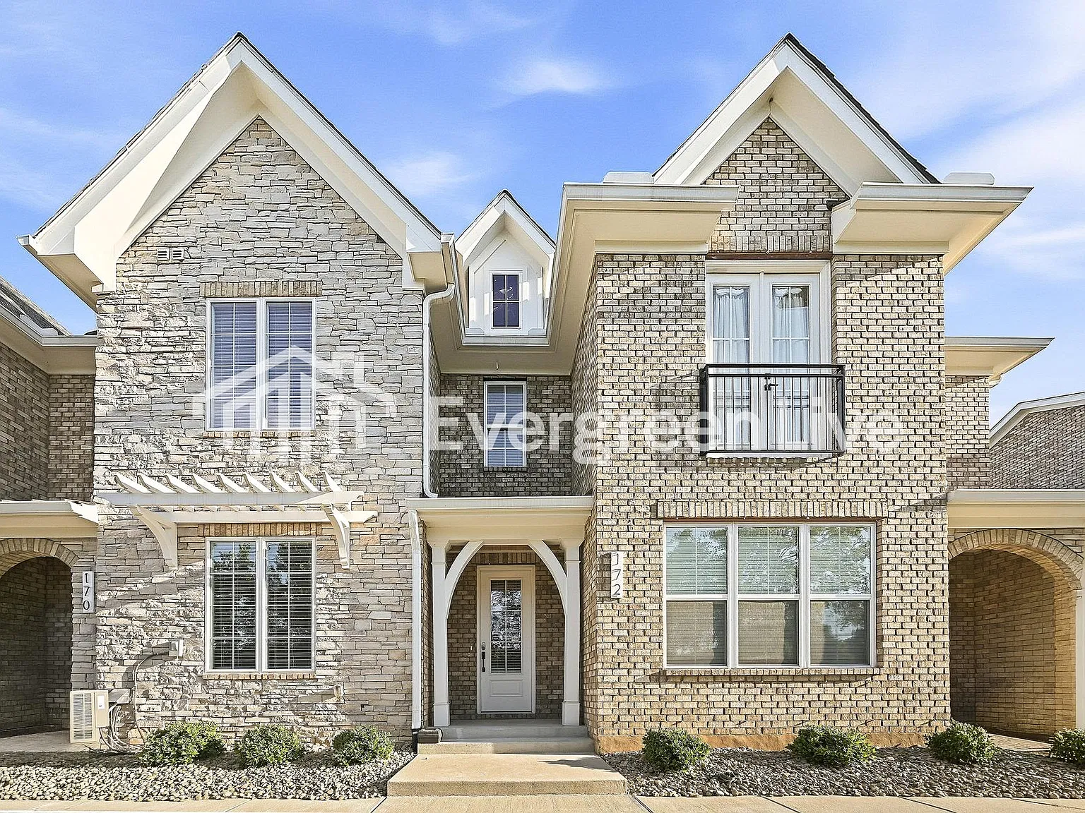 4 bed, 3.5 bath, 2051 sqft, $2,395 — Photo 1