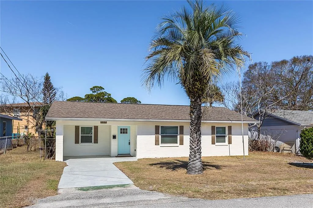 3 bed, 1.0 bath, 1023 sqft, $2,100 — Photo 2