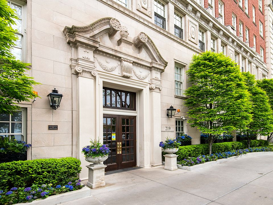 1st image of 219 E Lake Shore Dr APT 5D