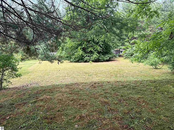 3rd image of 19 Shiffman Ct