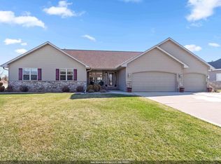 1979 Kettle Creek Dr, De Pere, WI 54115
