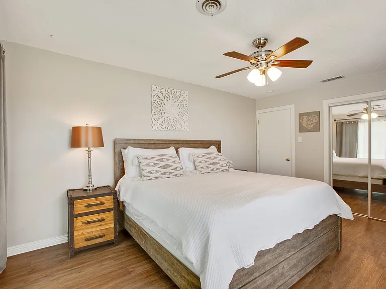 4724 Lakeview Dr — Photo 22
