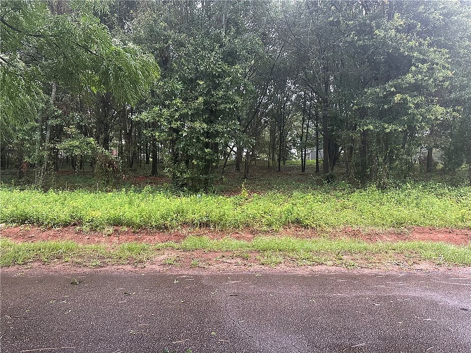 2nd image of 209 Oak Shores Rd