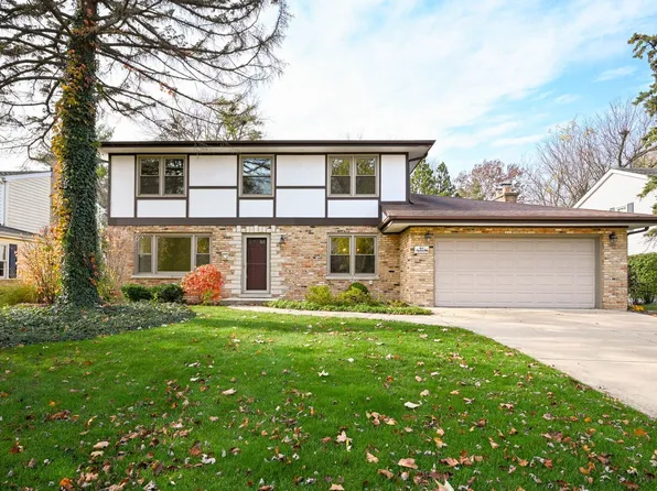 84 Stephanie Ln, Glen Ellyn, IL 60137