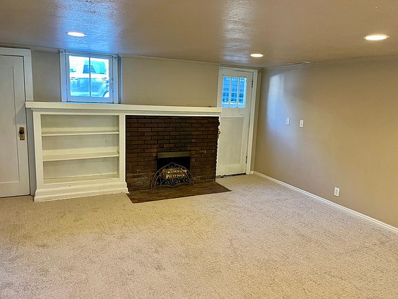 2nd image of 1126 E Herbert Ave