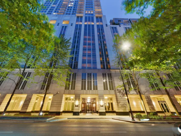 55 E Erie St APT 2705, Chicago, IL 60611
