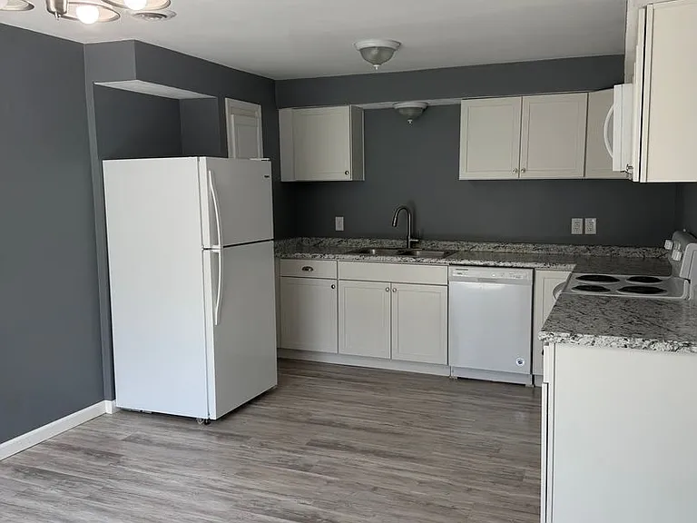 175 Sherman Ave — Photo 1