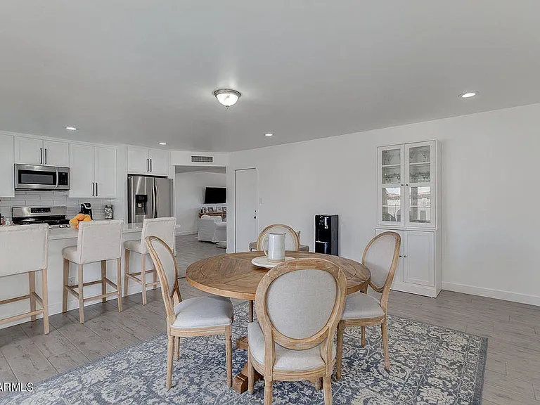 1424 E Broadmor Dr — Photo 10