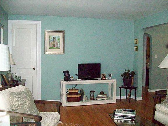 5th image of 1021 Grant Ave