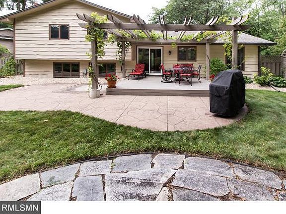 2nd image of 1700 Shadyview Ln N
