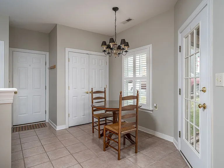 421 Suri Dr — Photo 17