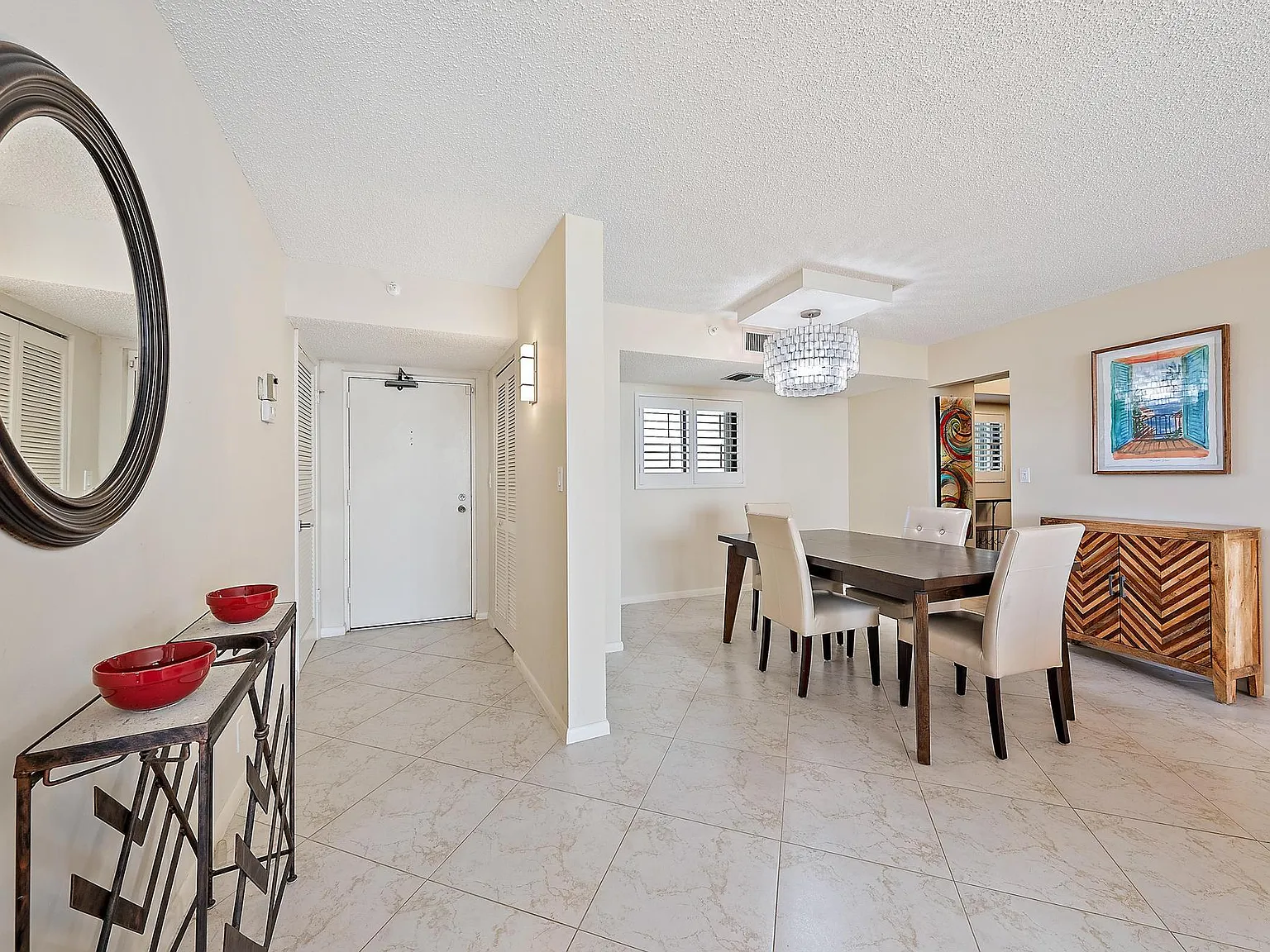 2 bed, 2.0 bath, 1170 sqft, $8,500 — Photo 2