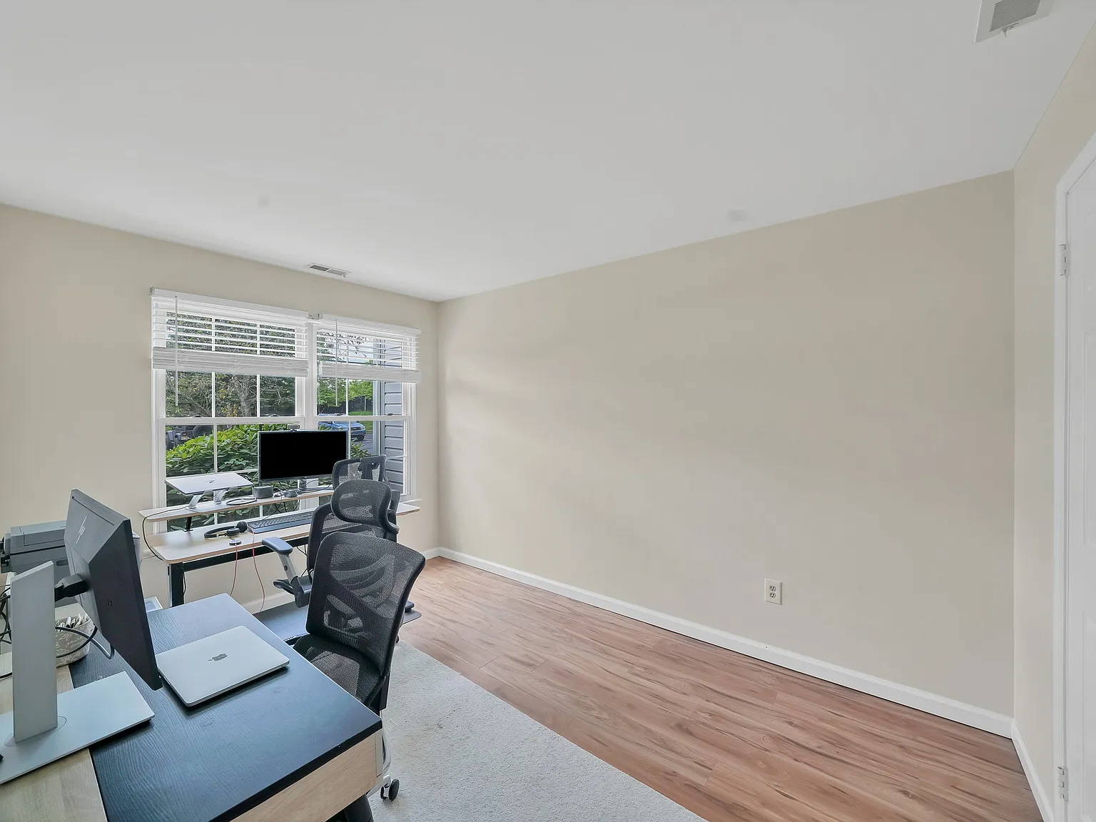 2 bed, 1065 sqft, $2,500 — Photo 4