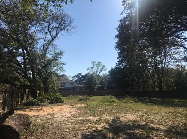 154 Beal Pkwy NW, Fort Walton Beach, FL 32548