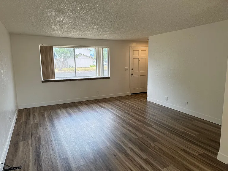 4095 Southway Loop — Photo 4